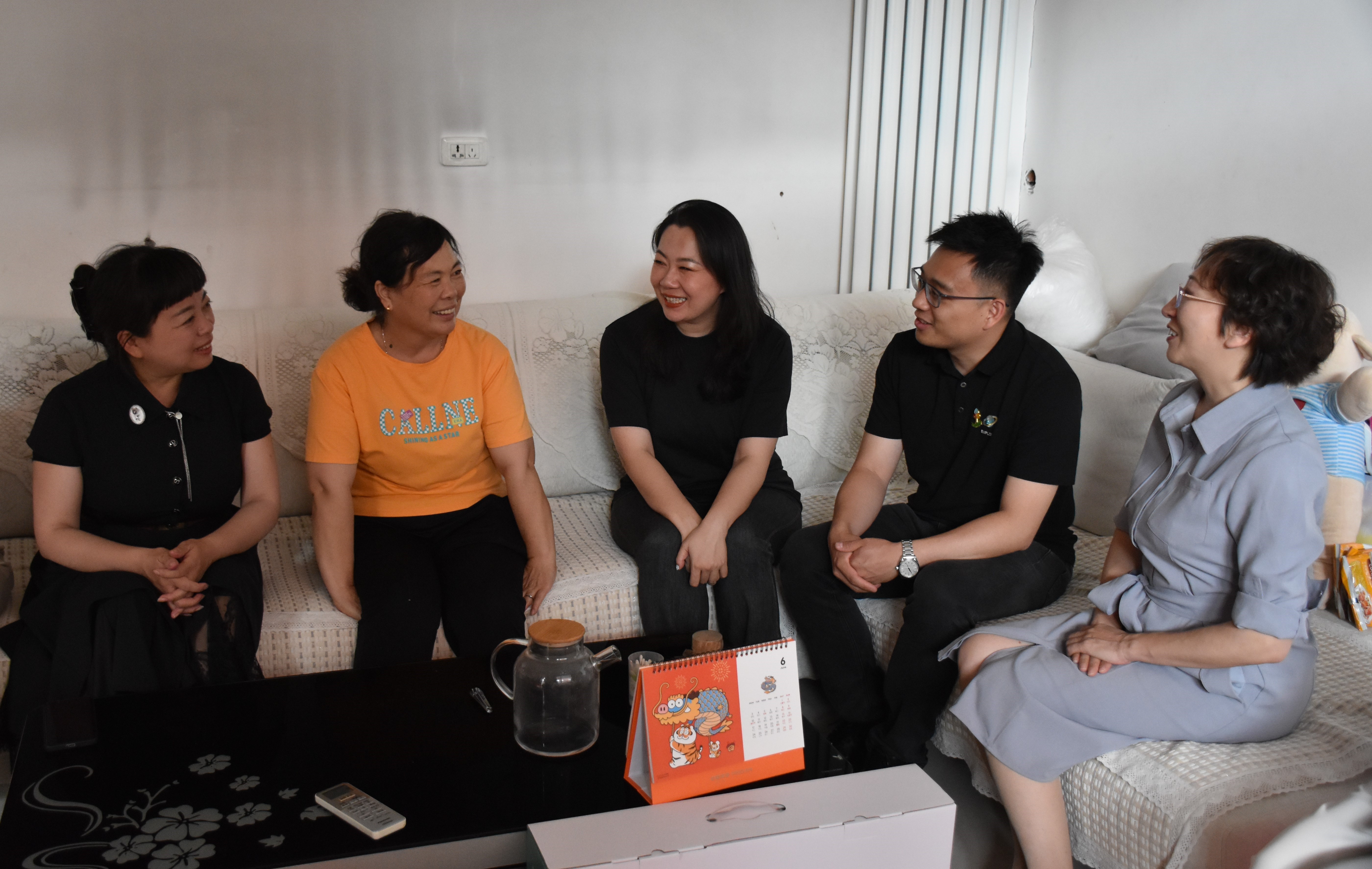 江南在线注册公益送温暖:6载慈善 660名单亲母亲受益 江南在线注册公益送温暖:6载慈善 660名单亲母亲受益